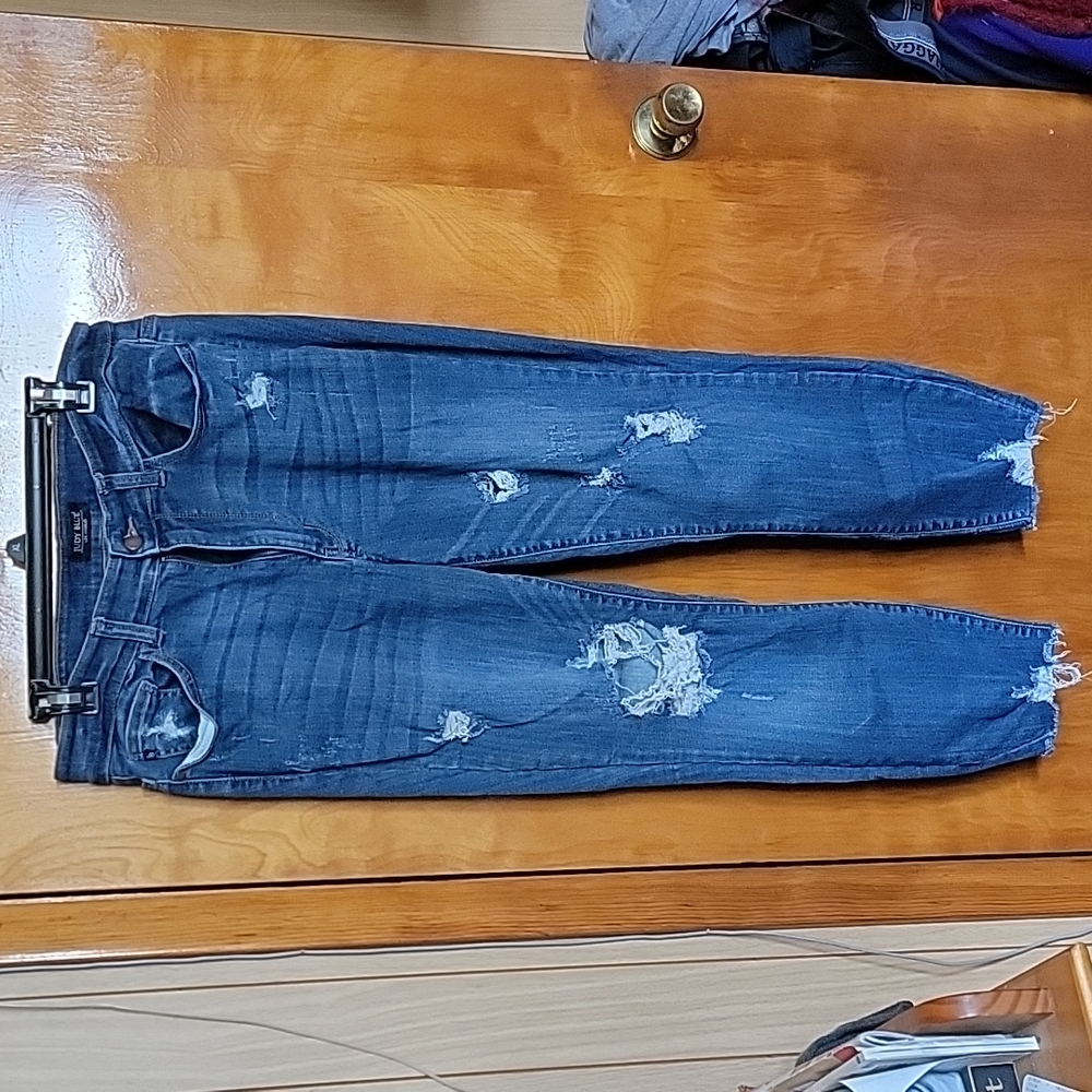 Judy blue distressed jean
